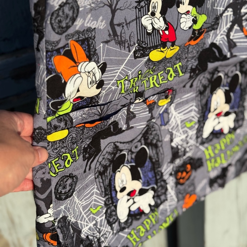 Disney Haunted Mansion Scrub Top Women’s Medium Mickey Mouse Halloween Shirt - Picture 5 of 6